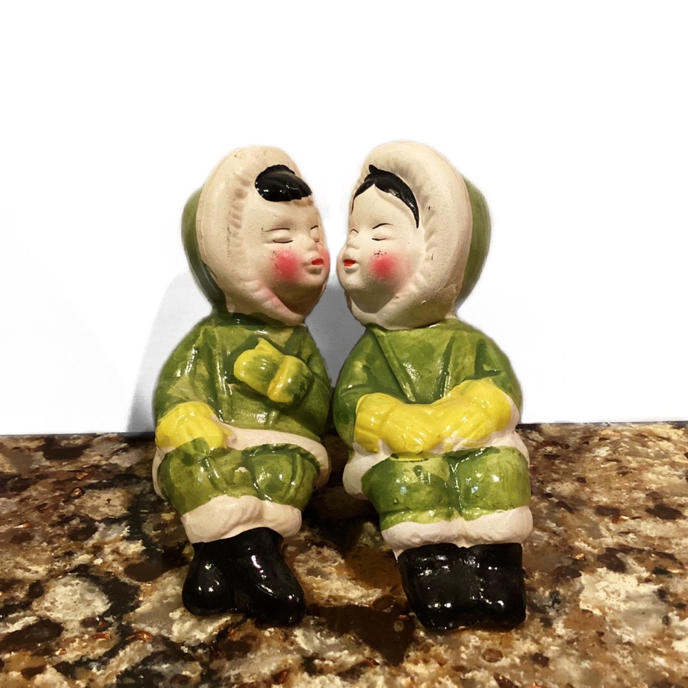Kissing “Eskimo” Couple Sitting 70s Inuit Vintage Ceramic Salt & Pepper Shakers
